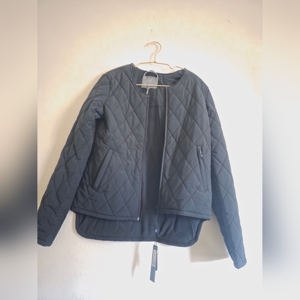 AETHER. Stylish Black Quilted Women's Puffer Jacket